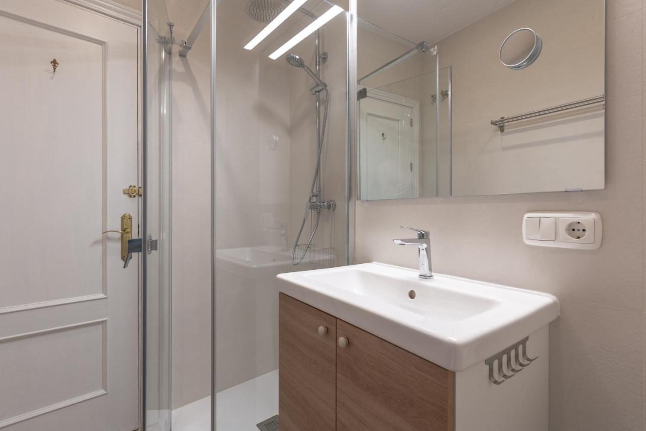 Puerta De Larios: Central Three-Bedroom Apartment With Balconies And Patio Malaga Exterior photo